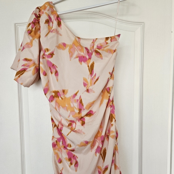 Dress - Picture 1 of 1